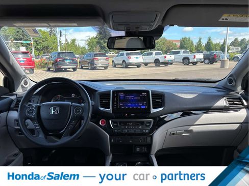 Used 2018 Honda Pilot Touring image 10