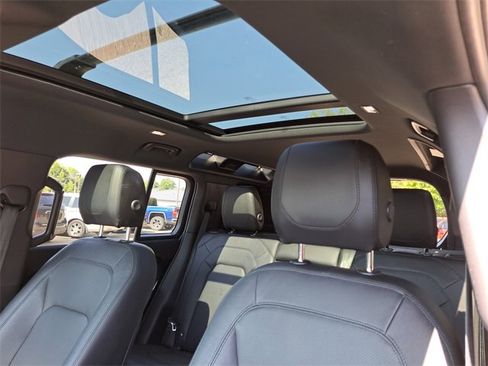 Used 2024 Land Rover Defender 110 S image 22