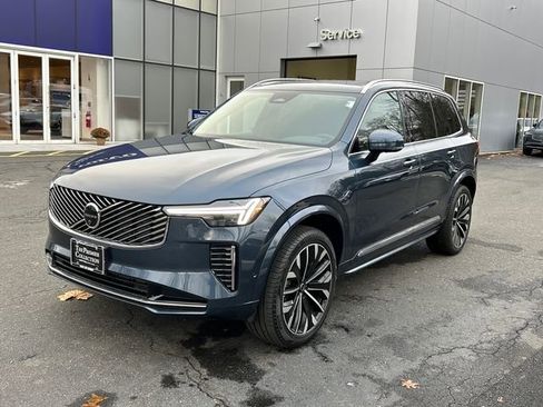 Used 2026 Volvo XC90 B5 Plus w/ Protection Package Premier image 3