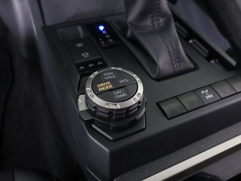 Used 2025 Toyota Tacoma TRD Off-Road image 19