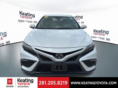 Used 2024 Toyota Camry SE image 2