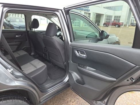 Used 2024 Nissan Rogue SV image 44