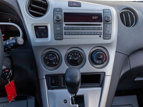 Used 2010 Pontiac Vibe w/ Preferred Package image 20