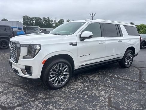 Used 2024 GMC Yukon XL Denali Ultimate AWD/4WD image 1