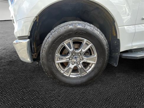 Used 2015 Ford F150 XLT w/ Equipment Group 302A Luxury image 11