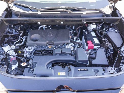 Used 2025 Toyota RAV4 XLE AWD/4WD image 27