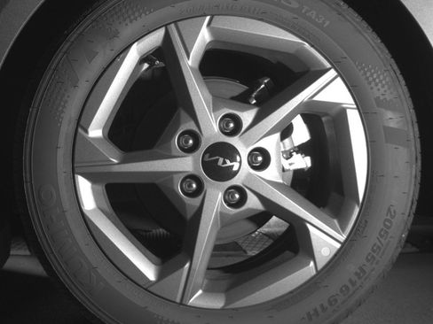 Used 2025 Kia K4 LXS image 14