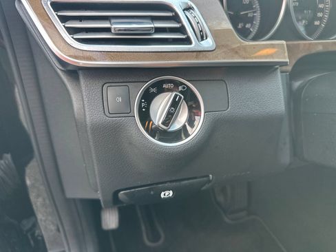 Used 2014 Mercedes-Benz E 350 Sedan image 19