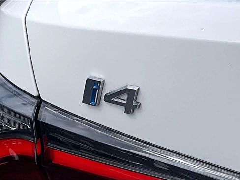 Used 2023 BMW i4 eDrive40 w/ Premium Package RWD image 9