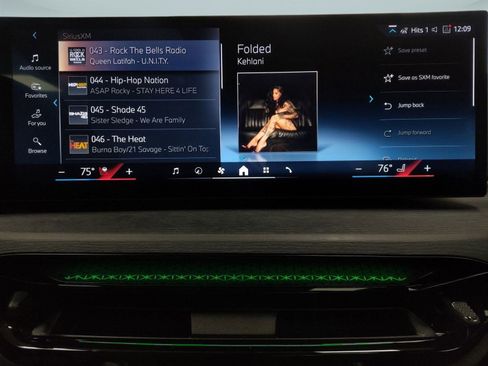 Used 2025 BMW 330i xDrive Sedan w/ M Sport Package image 22