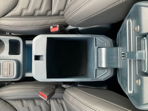 New 2025 Ford Maverick XLT w/ XLT Luxury Package image 38