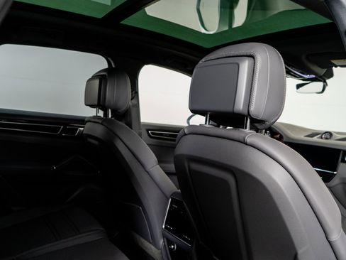 Used 2022 Porsche Cayenne S image 55