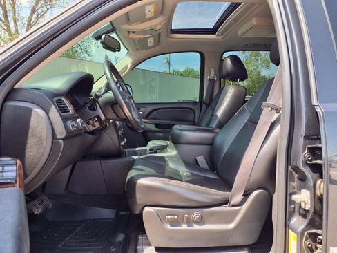 Used 2012 Chevrolet Tahoe LTZ AWD/4WD image 18