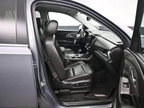 Used 2020 Chevrolet Traverse LT w/ LT Premium Package AWD/4WD image 56