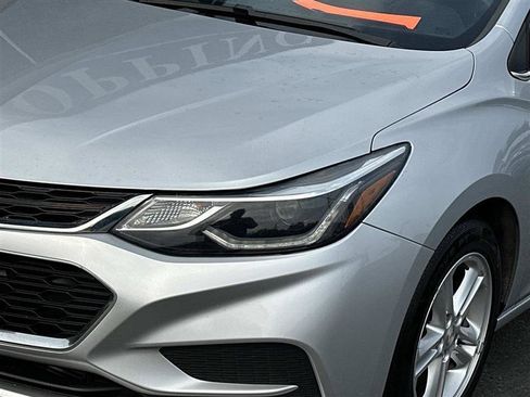 Used 2018 Chevrolet Cruze LT w/ LT True North Edition FWD image 6