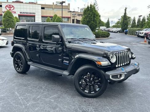 Used 2022 Jeep Wrangler Unlimited Sahara w/ Cold Weather Group AWD/4WD image 2