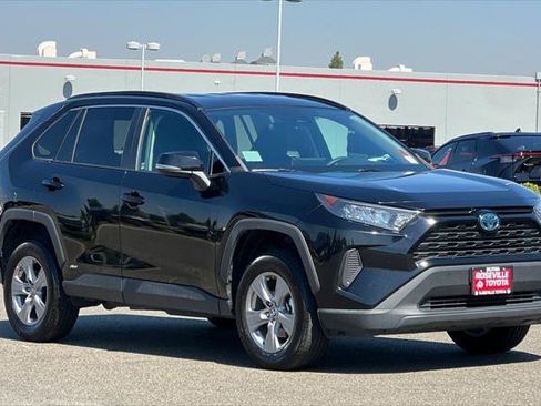 Certified 2022 Toyota RAV4 LE AWD/4WD image 5
