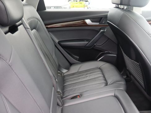 Used 2020 Audi Q5 2.0T Premium w/ Convenience Package AWD/4WD image 14