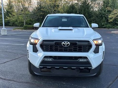 New 2025 Toyota Tacoma TRD Sport image 8