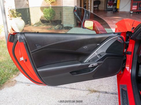 Used 2019 Chevrolet Corvette Stingray Coupe w/ Carbon Flash Badge Package image 34