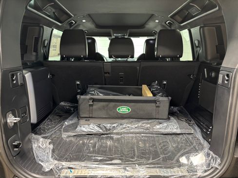 New 2026 Land Rover Defender 110 OCTA AWD/4WD image 42