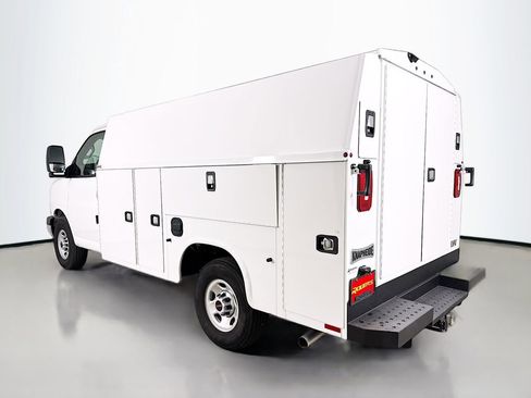 New 2025 GMC Savana 3500 w/ Power Convenience Package image 6