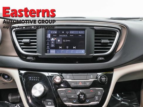 Used 2023 Chrysler Voyager LX FWD image 12