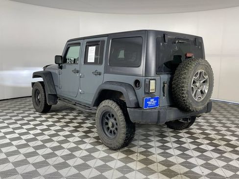 Used 2015 Jeep Wrangler Unlimited Rubicon w/ Connectivity Group AWD/4WD image 15