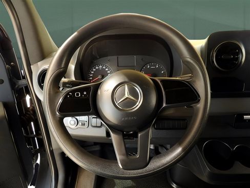 Used 2019 Mercedes-Benz Sprinter 144 image 15