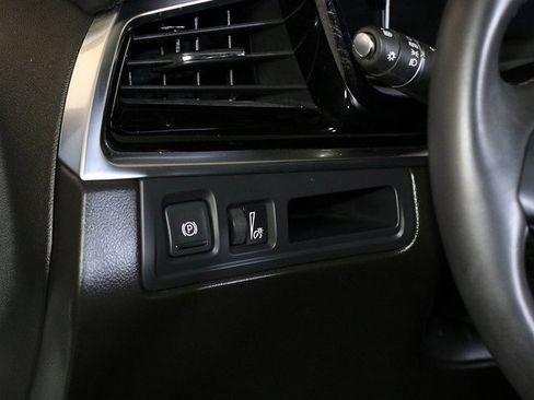 Used 2023 Cadillac XT6 Luxury image 27