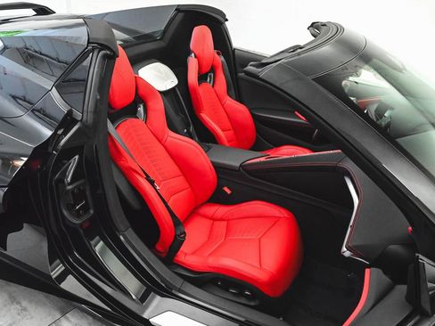 Used 2024 Chevrolet Corvette Stingray Preferred Conv w/ Z51 Performance Package RWD image 35