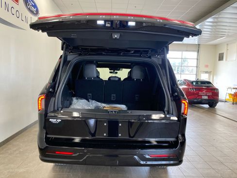 Used 2026 Lincoln Navigator L Black Label image 7
