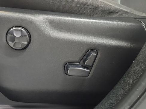 Used 2020 Jeep Grand Cherokee Laredo AWD/4WD image 32