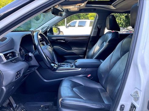 Used 2020 Toyota Highlander Limited AWD/4WD image 4