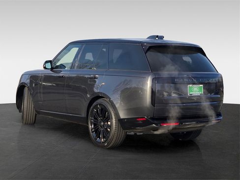 New 2025 Land Rover Range Rover SE image 4