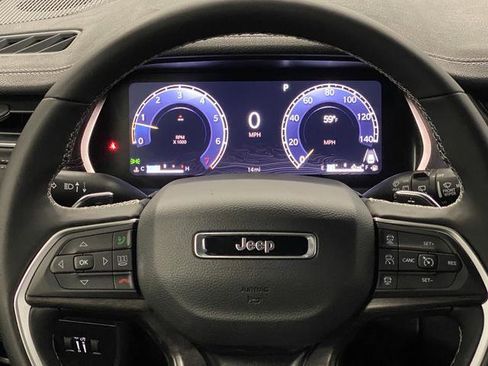 New 2025 Jeep Grand Cherokee L Limited w/ Black Appearance Package image 17