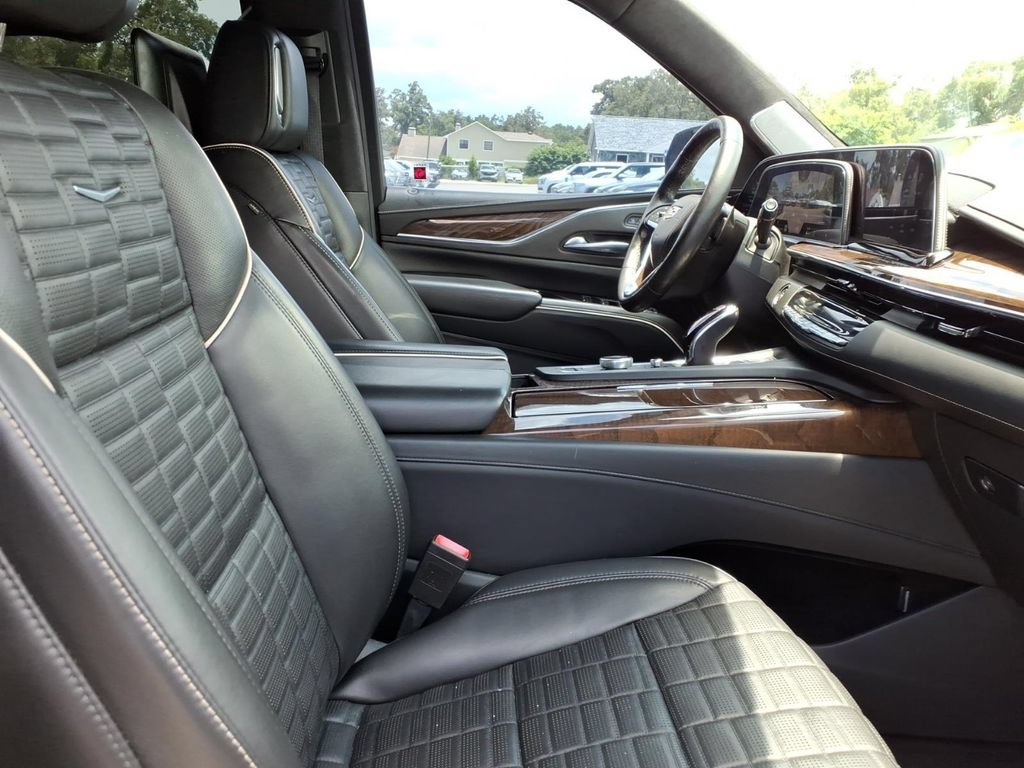 Used 2022 Cadillac Escalade Sport Platinum w/ LPO, ONYX Package AWD/4WD image 13