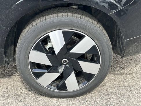 Used 2025 Volvo XC60 T8 Plus w/ Protection Package Premier image 11