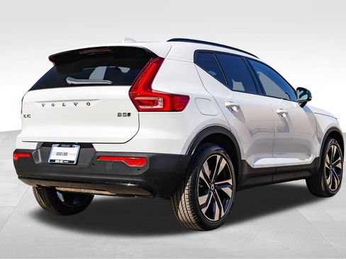 New 2026 Volvo XC40 B5 Ultra w/ Climate Package AWD/4WD image 5