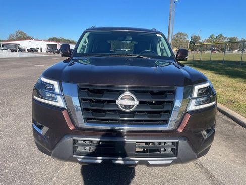 Used 2022 Nissan Armada SL w/ Captain's Chairs Package image 2