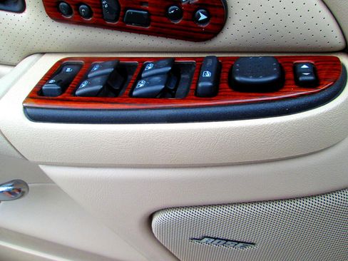 Used 2003 Cadillac Escalade EXT image 15