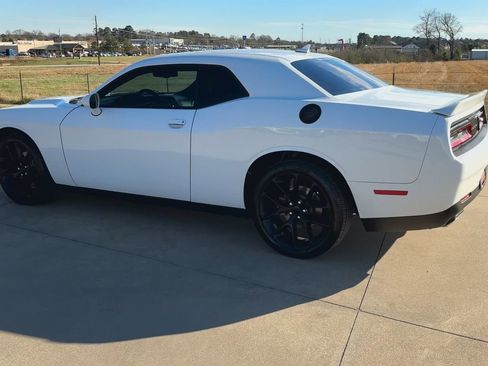 Used 2021 Dodge Challenger SXT w/ Plus Package image 7