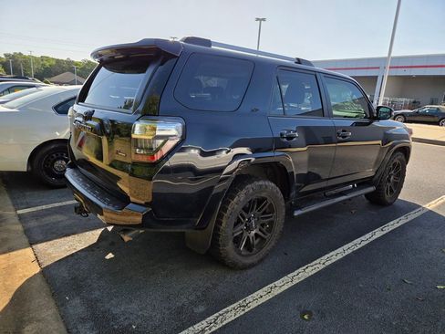 Used 2022 Toyota 4Runner SR5 Premium w/ Moonroof Package image 8