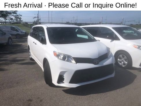 Used 2020 Toyota Sienna L FWD image 1