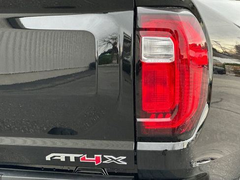 New 2026 GMC Canyon AT4X w/ AT4X AEV Edition AWD/4WD image 7