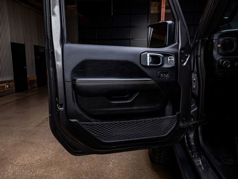 Used 2025 Jeep Wrangler Unlimited Rubicon 392 image 32