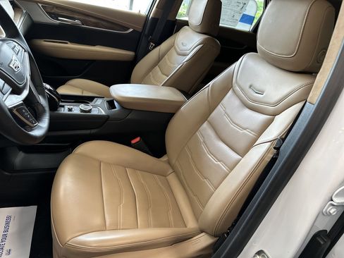 Certified 2024 Cadillac XT5 Premium Luxury w/ Platinum Package AWD/4WD image 9