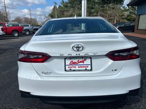 Used 2024 Toyota Camry LE w/ Convenience Package image 7