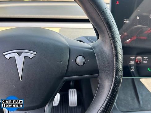Used 2022 Tesla Model Y Performance AWD/4WD image 18