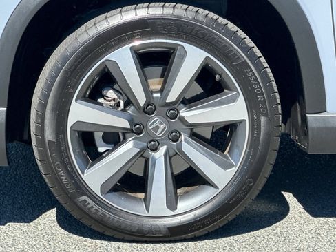 Used 2025 Honda Pilot Touring image 26
